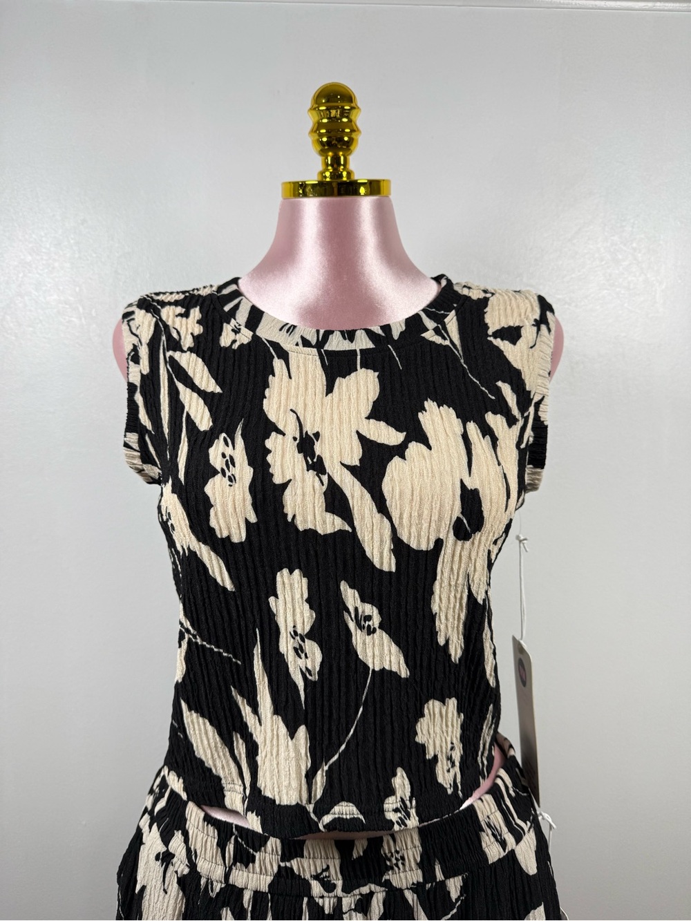 New Mix Set Floral Crinkle Crop Top & Shorts Black Beige NWT Women’s Plus 2XL - Picture 6 of 8